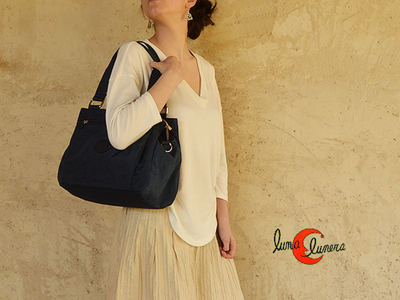 Bolso de naylon impermeable doble asa de hombro muy cómodo