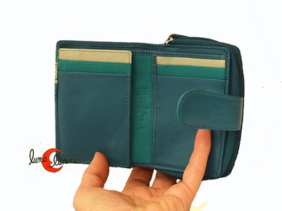 Cartera de piel pequeña con monedero muy completa