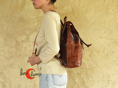 Mochila de piel grande con bolsillo antirrobo por la espalda
