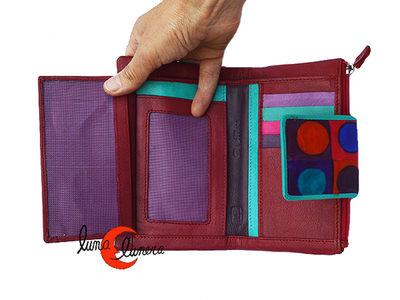 Cartera de piel con espacio para fotos y DNI