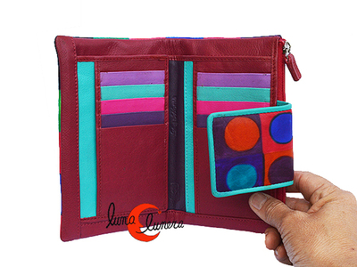 Cartera de piel con espacio para tarjetas