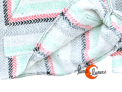 Poncho de material reciclado, interior afranelado.