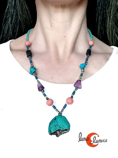 collar con piedras y turquesa partida