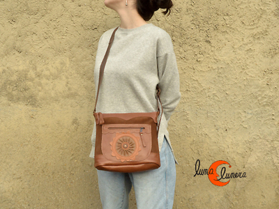 Este modelo puede ser antiguo. Se enseña como muestra de tamaño del que está en venta.