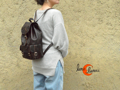 Mochila mediana clásica de piel marrón oscuro