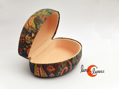 Funda para gafas rígida grande forrada en corcho.