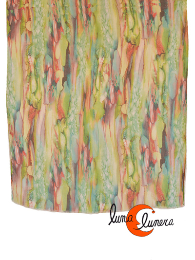 Pañuelo tipo fular de algodón y seda de con muchos y vistosos colores y un estampado que imita gotas de agua