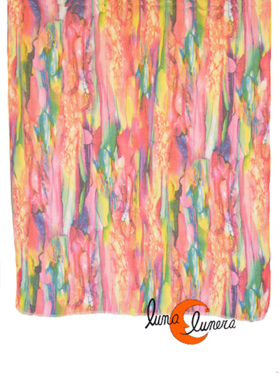 Pañuelo tipo fular de algodón y seda de con muchos y vistosos colores y un estampado que imita gotas de agua