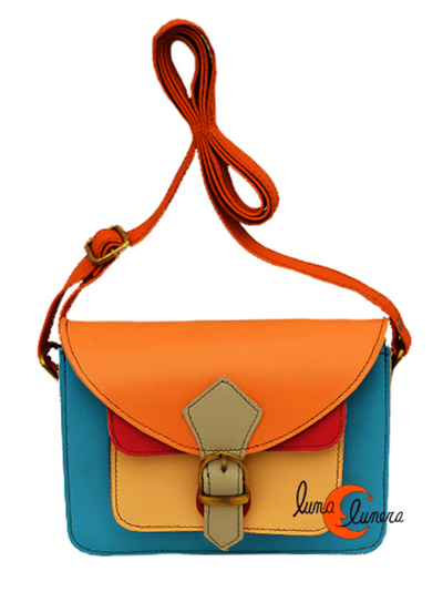 Bolsos hechos con restos de piel deschados por industria.