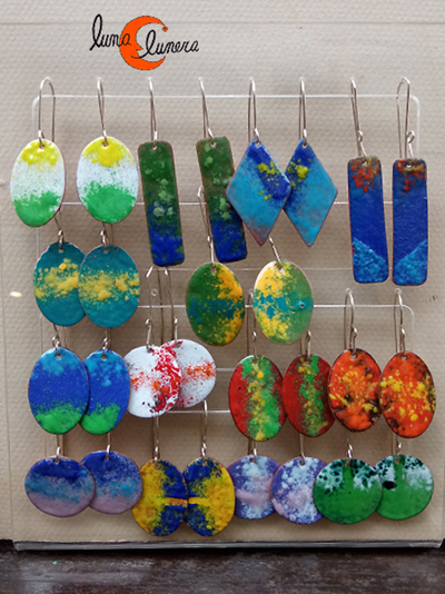 Pendientes artesanales de cobre esmaltado