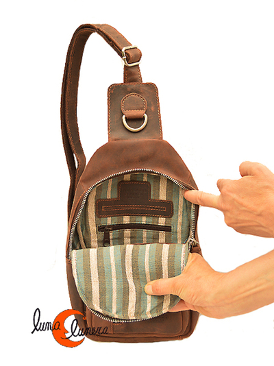 mochila de un asa de bandolera de piel