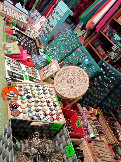 Luna Lunera Gijón, ropa, complementos, bisutería y artesanía.