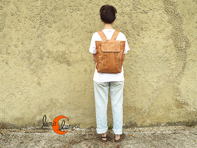 Mochila de piel cuadrada con cremallera