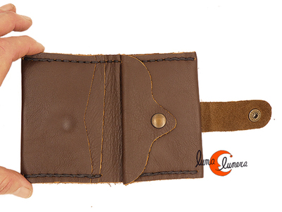 Cartera de piel pequeña hecha a mano