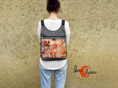 Mochila impermeable de tela con bolsillos antirrobo por la espalda