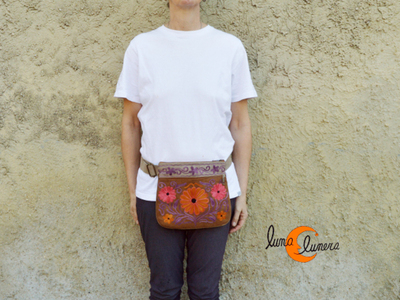 Esta fotografía es para enseñarr el modelo, loscolores pueden ser diferentes al bolso que está en venta.