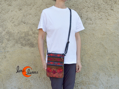 Esta fotografía es para enseñarr el modelo, loscolores pueden ser diferentes al bolso que está en venta.
