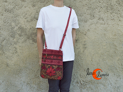 Esta fotografía es para enseñarr el modelo, loscolores pueden ser diferentes al bolso que está en venta.