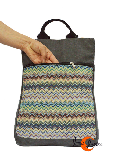 Mochila grande de tela, para carpetas, libros y libretas.Estaimágen muestra el modelo, los colores pueden no coincidir con el producto en venta.