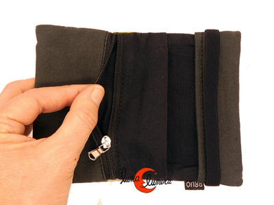 Cartera de tela con goma elástica y monedero