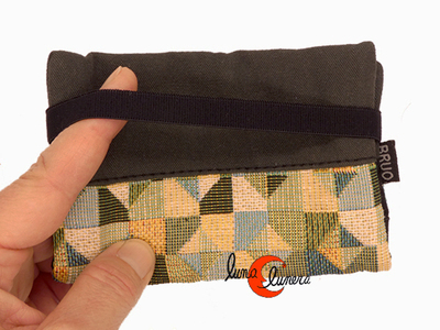 Cartera de tela con goma elástica y monedero