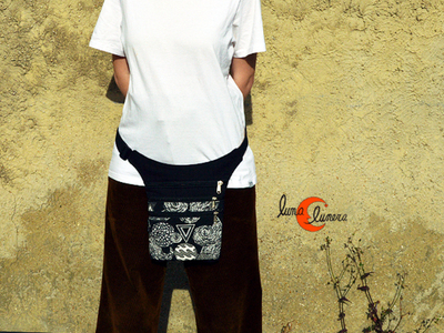Riñonera cuatro cremalleras unisex
