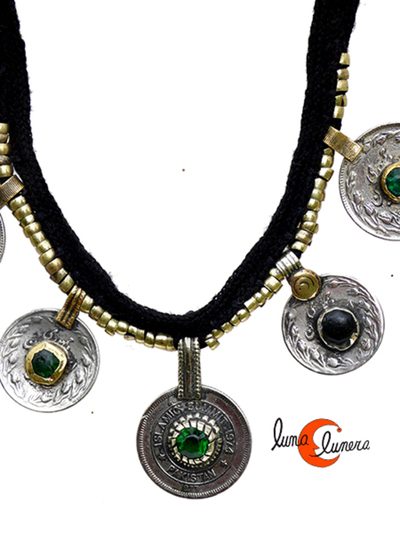 Collar con monedas antiguas
