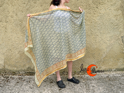 Fular, pañuelo o pareo de algodón de India.
