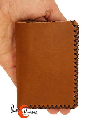 cartera tarjetero pequeña de piel cosida a mano