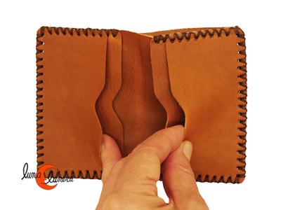 cartera tarjetero pequeña de piel cosida a mano