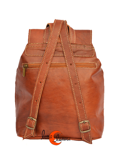 Mochiñla de piel mediana. Esta imagen muestra elmodelo, los colores pueden no coincidir con el producto en venta.