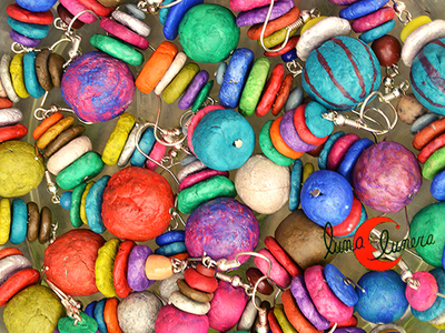 Pendientes de papel maché