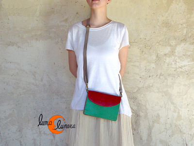 Esta imágen es para mostrar el modelo, los colores pueden no coincidir con el bolso que está en venta.