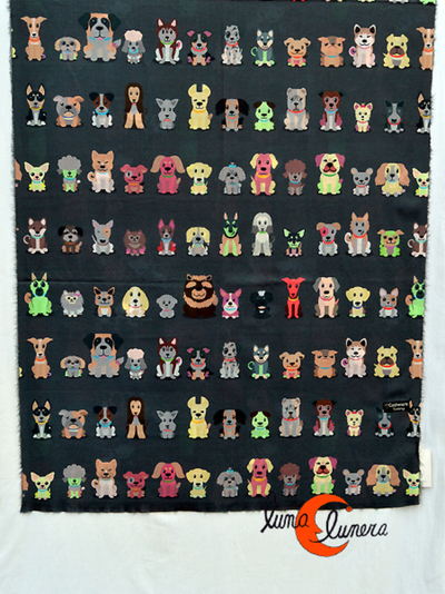 Fular con perros reversible, parte trasera.