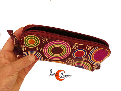 Estuche o neceser de piel. La imagen muestra el tamaño y elmodelo, puede no coincidir con el producto en venta