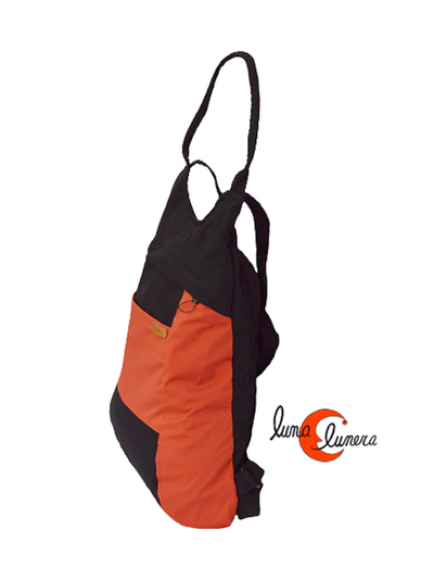 Esta imagen muestra el modelo, los colores pueden no coincidir con la mochila que está en venta.