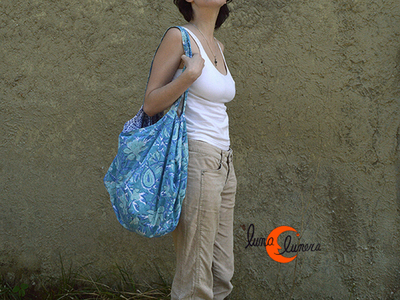 Bolso saco grande de tela de algodón.