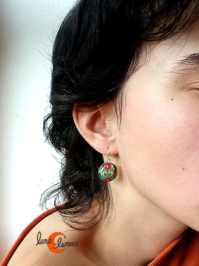 Se enseña el modelo y el tamaño, los colores pueden variar del pendiente que está en venta