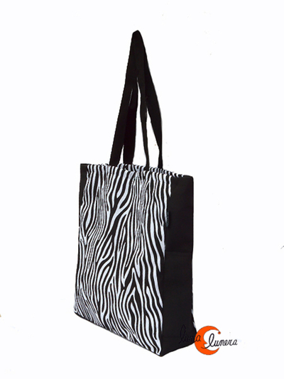 Bolso de tela grande. Se enseña el modelo yel tamaño, los colores pueden no coincidir con el bolso que está en venta.