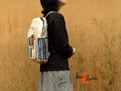Se muestra el modelo y el tamaño, los colores pueden no coincidir con la mochila que está en venta