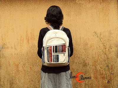 Se muestra el modelo y el tamaño, los colores pueden no coincidir con la mochila que está en venta
