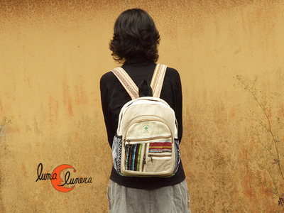 Se muestra el modelo y el tamaño, los colores pueden no coincidir con la mochila que está en venta
