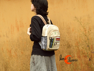 Se muestra el modelo y el tamaño, los colores pueden no coincidir con la mochila que está en venta