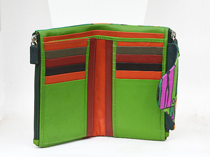 fotografía para mostrar la distribución interior, los colores son todos diferentes.