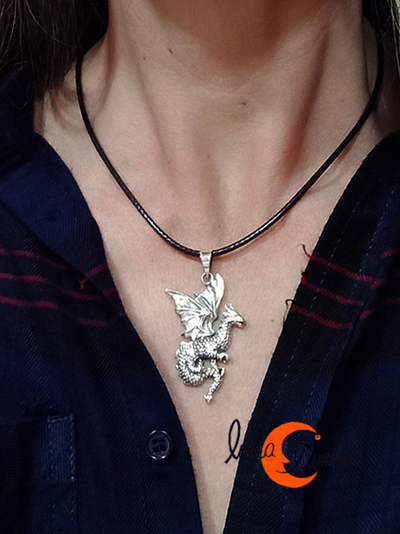 Colgante de plata dragón grande.