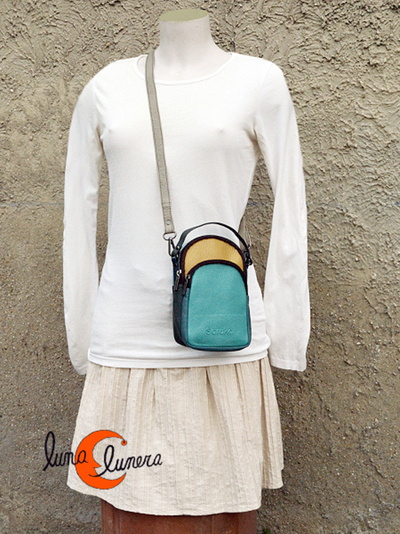 Esta imágen enseña el modelo y el tamaño, los colores pueden no coincidir con el bolso que está en venta.