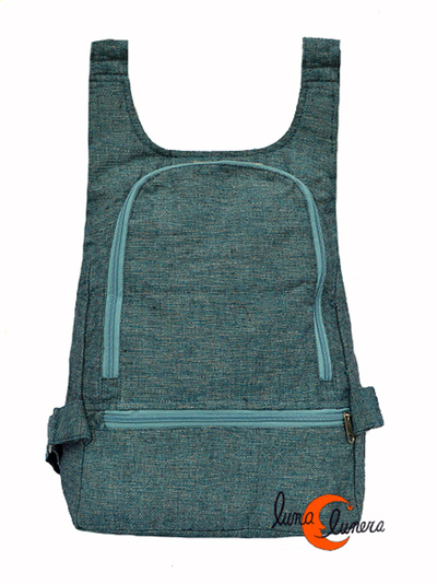 Mochila de tela con cremallera antirrobo trasera redondo y otra horizontal de bolsillo pequeño.