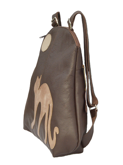 Esta imagen enseña el modelo, los colores pueden ser diferentes a la mochila que está en venta.