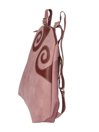 Esta imagen enseña el modelo, los colores pueden ser diferentes a la mochila que está en venta.