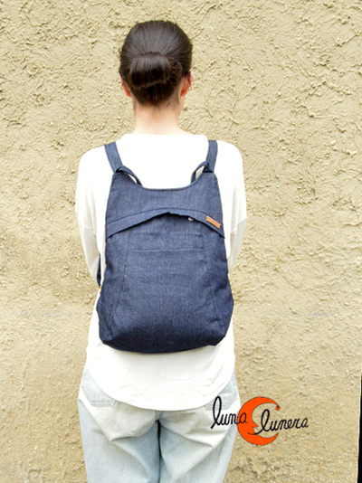 Esta imagen enseña el modelo, los colores pueden no coincidir con la mochila que está en venta